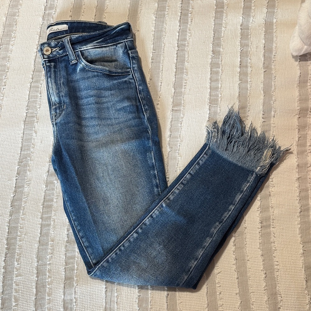 KanCan Frayed Hem Cropped Jeans in Blue
